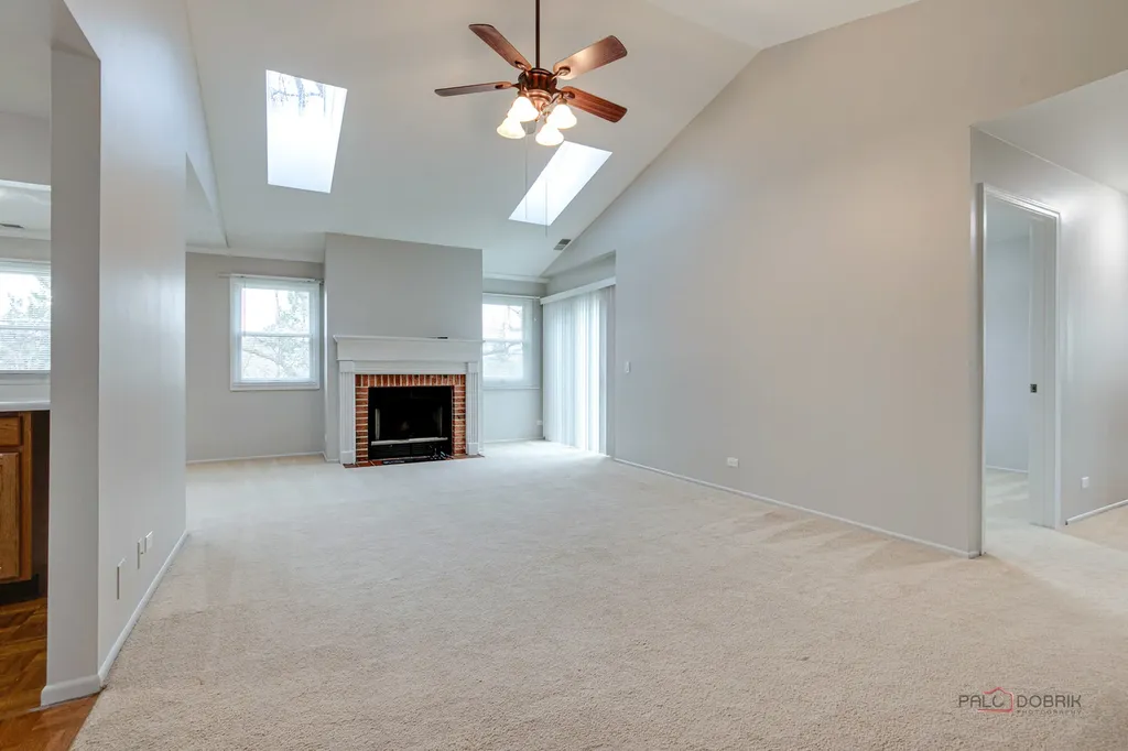 311 Glasgow Lane Schaumburg IL 60194