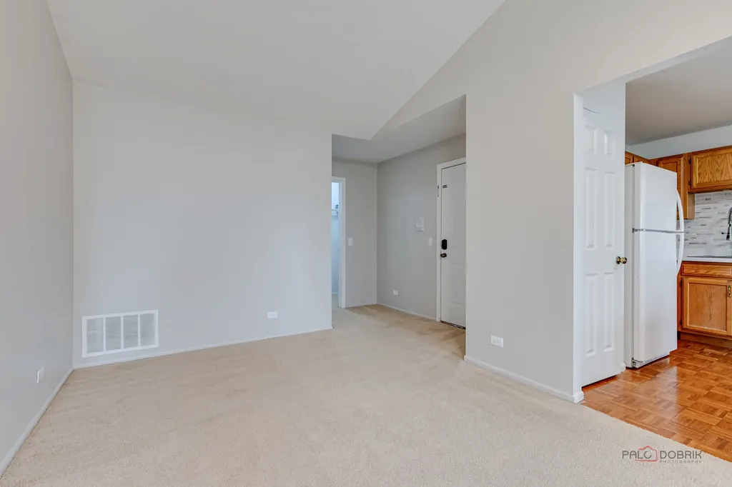 311 Glasgow Lane Schaumburg IL 60194