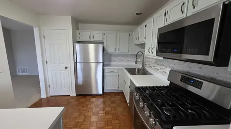 311 Glasgow Lane Schaumburg IL 60194