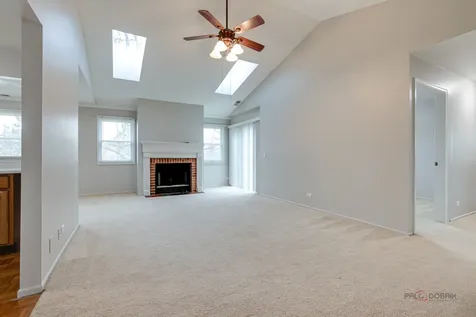 311 Glasgow Lane Schaumburg IL 60194