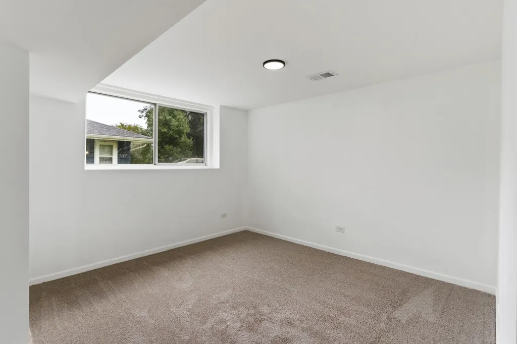 2151 Baker Street Aurora IL 60506
