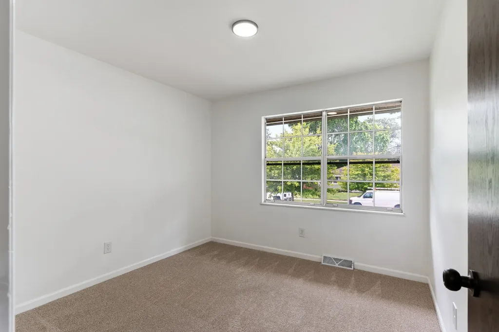 2151 Baker Street Aurora IL 60506