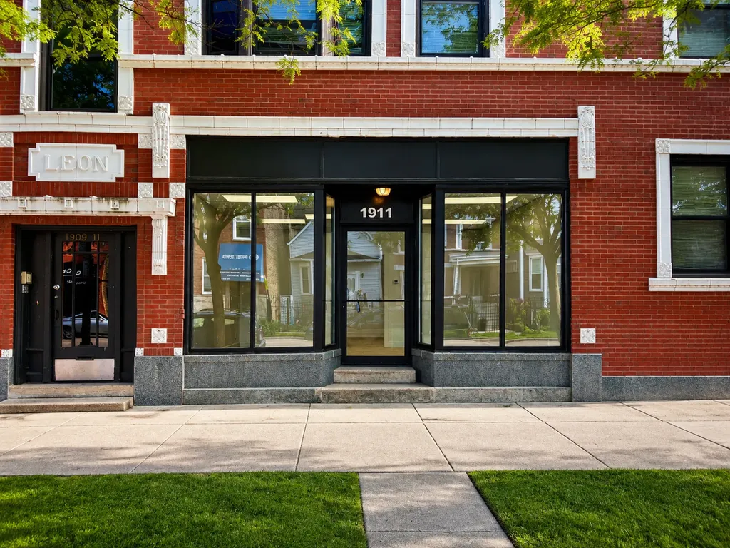 1905 West Foster Avenue Chicago IL 60640