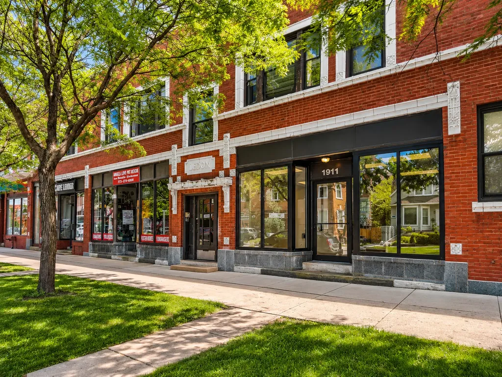 1905 West Foster Avenue Chicago IL 60640
