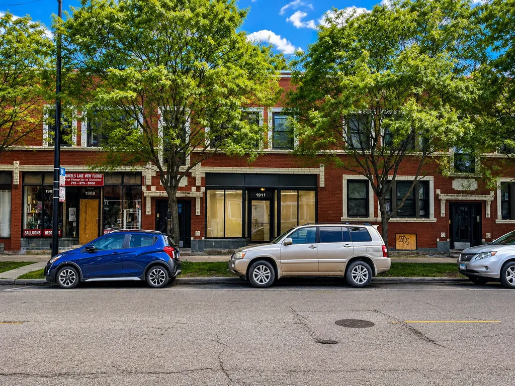 1905 West Foster Avenue Chicago IL 60640