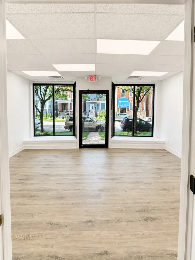 1905 West Foster Avenue Chicago IL 60640