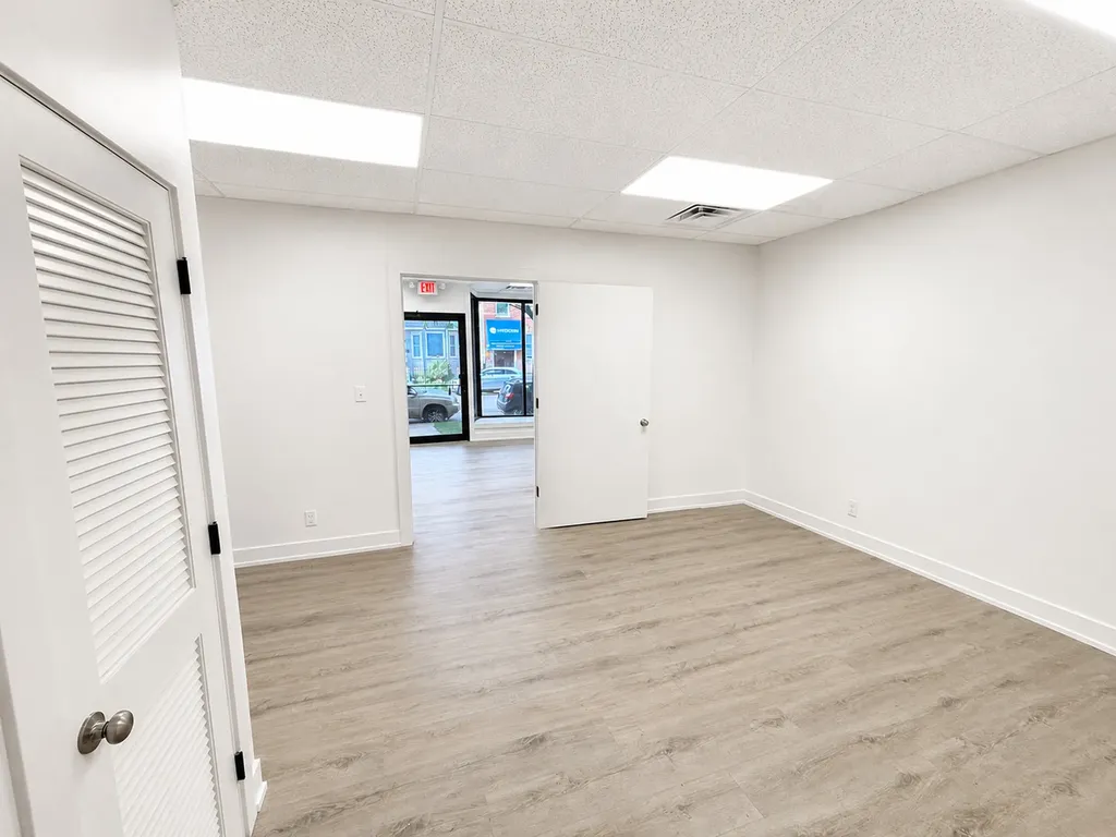 1905 West Foster Avenue Chicago IL 60640