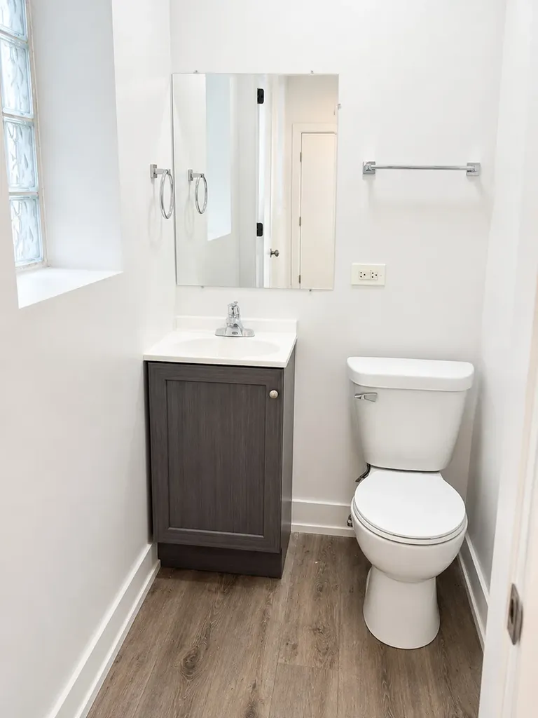 1905 West Foster Avenue Chicago IL 60640