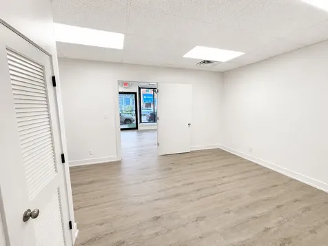 1905 West Foster Avenue Chicago IL 60640