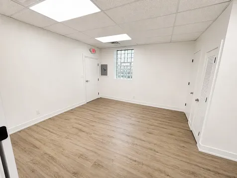 1905 West Foster Avenue Chicago IL 60640