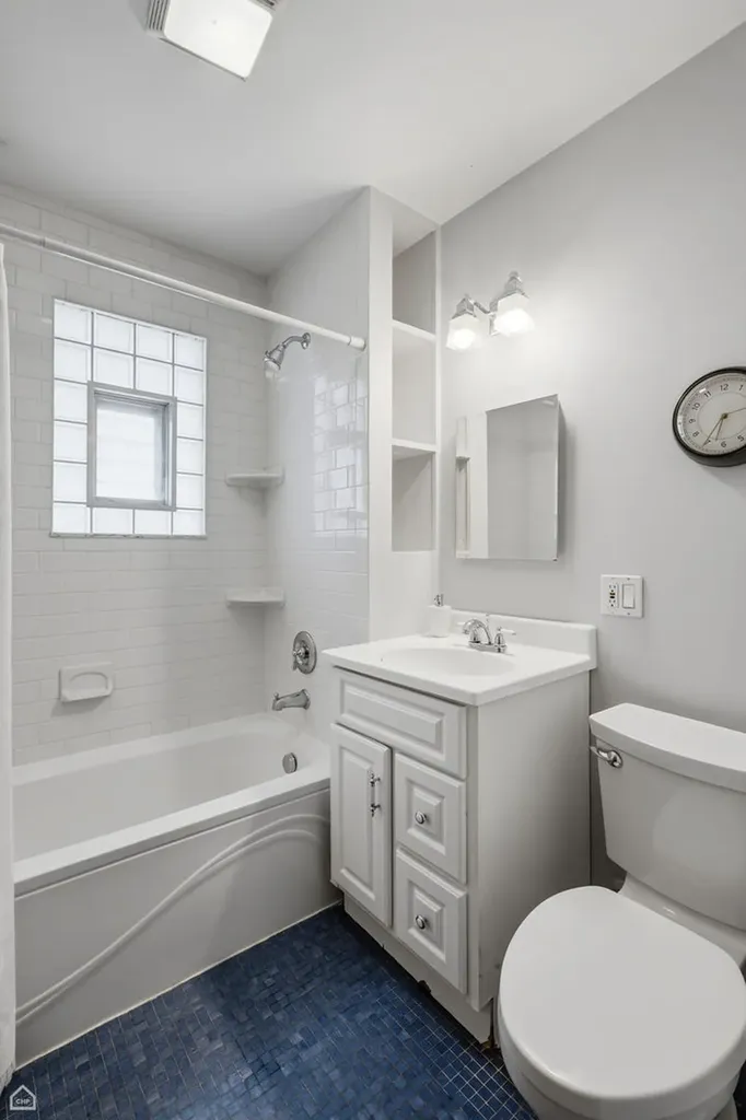 3757 North Bosworth Avenue Chicago IL 60613