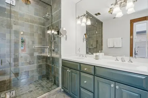 3757 North Bosworth Avenue Chicago IL 60613