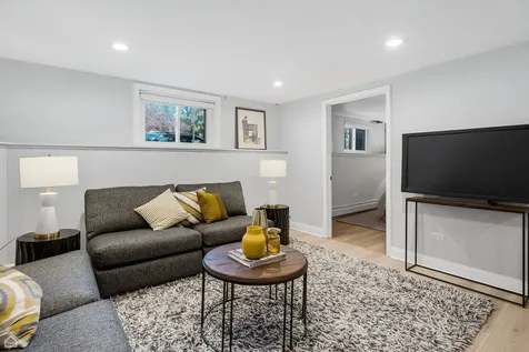 3757 North Bosworth Avenue Chicago IL 60613