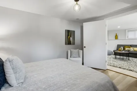 3757 North Bosworth Avenue Chicago IL 60613