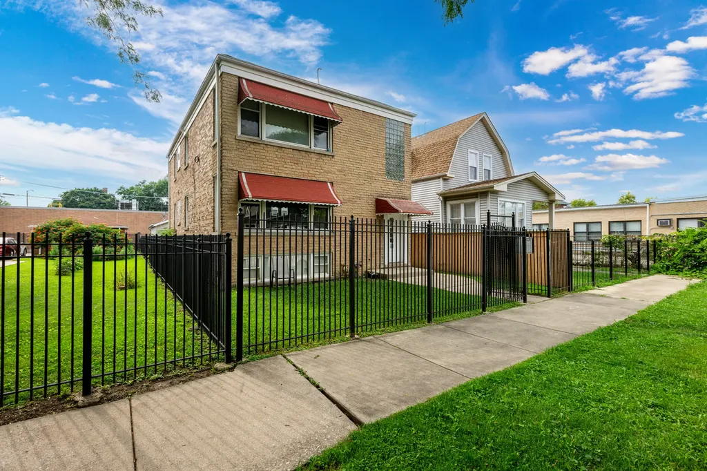 5038 North Harding Avenue Chicago IL 60625