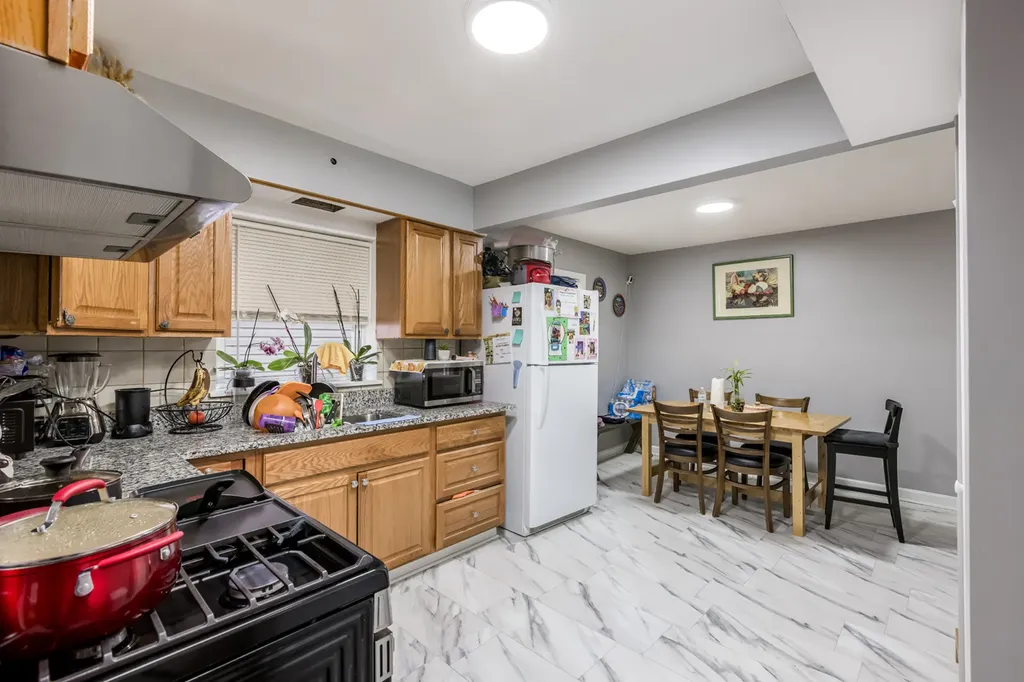 5038 North Harding Avenue Chicago IL 60625
