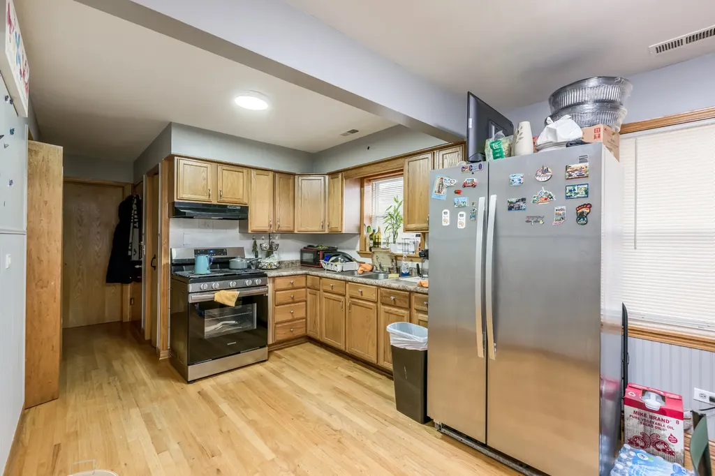 5038 North Harding Avenue Chicago IL 60625