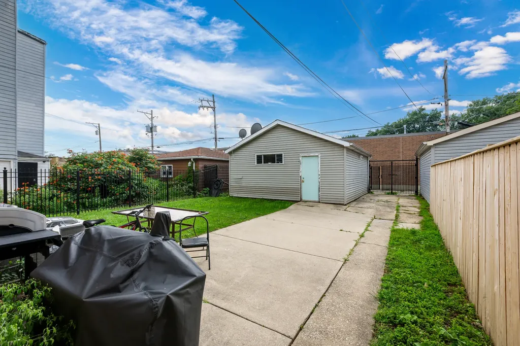 5038 North Harding Avenue Chicago IL 60625