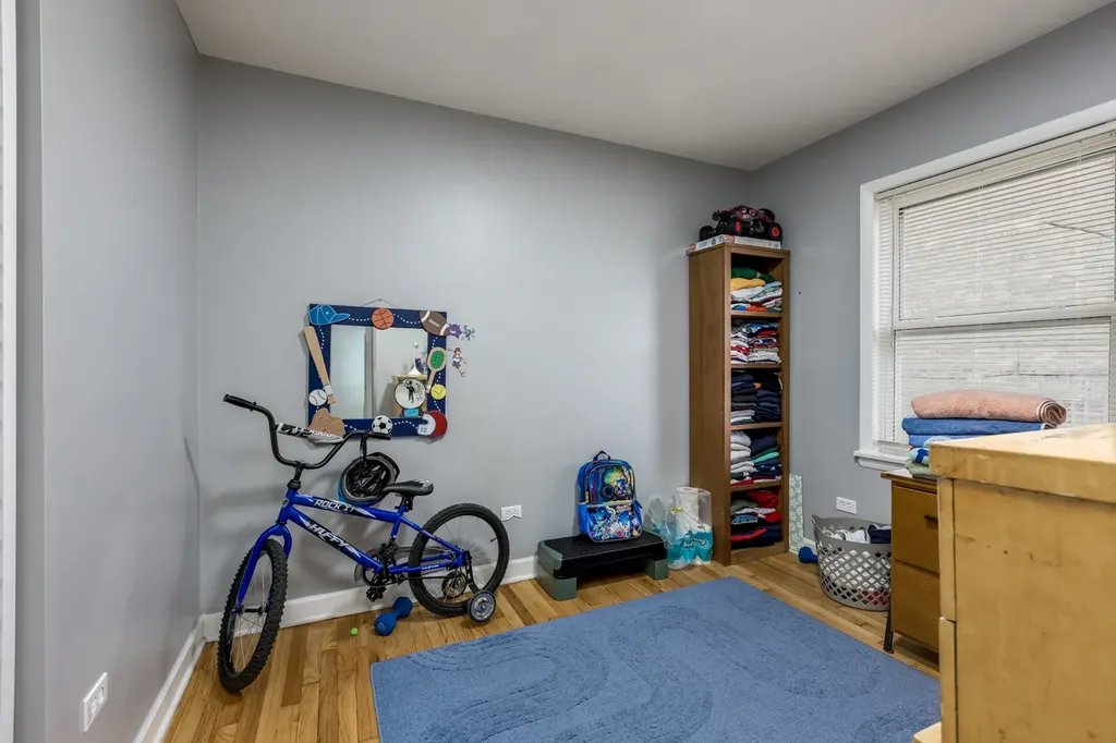 5038 North Harding Avenue Chicago IL 60625
