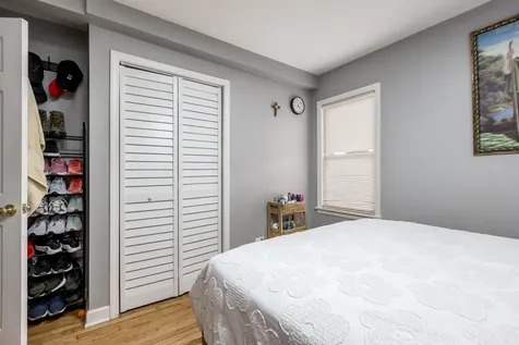 5038 North Harding Avenue Chicago IL 60625