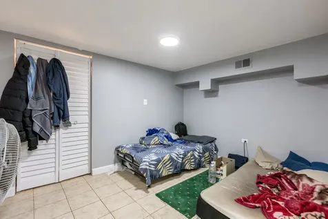 5038 North Harding Avenue Chicago IL 60625