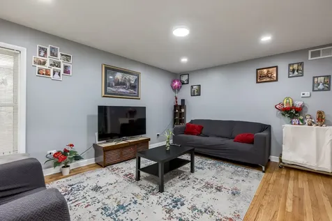 5038 North Harding Avenue Chicago IL 60625