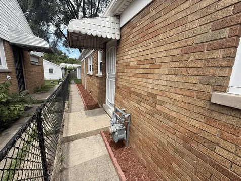 698 East Sibley Boulevard Dolton IL 60419