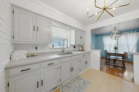 7920 West 91st Street Hickory Hills IL 60457