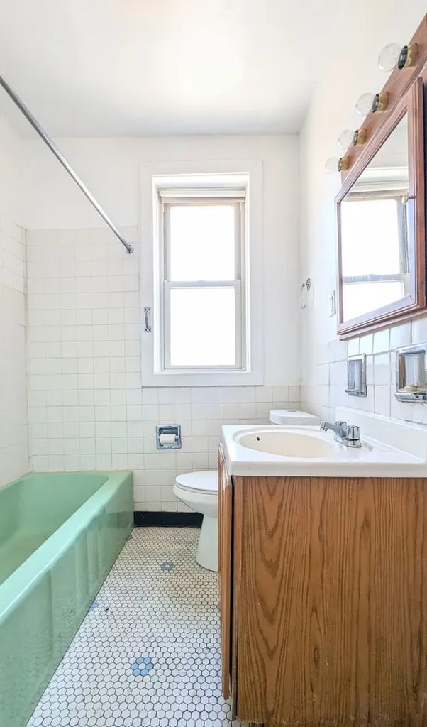 3819 West Fillmore Street Chicago IL 60624