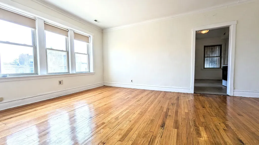3819 West Fillmore Street Chicago IL 60624