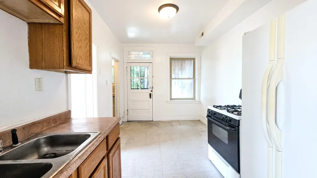 3819 West Fillmore Street Chicago IL 60624
