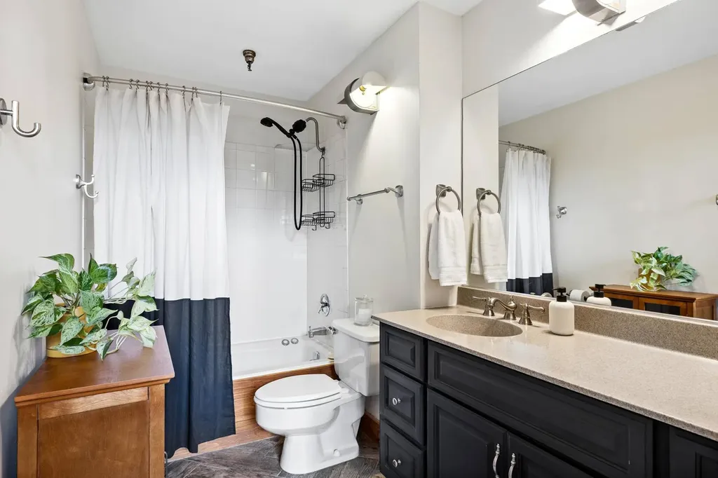 331 South Peoria Street Chicago IL 60607