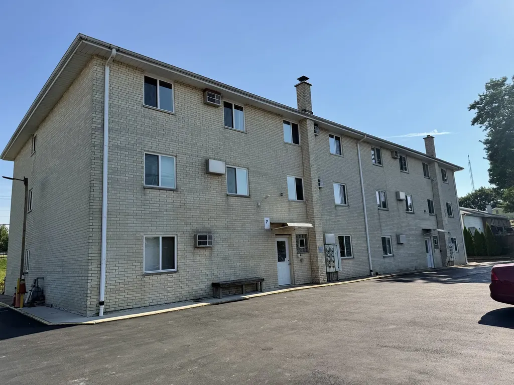 1326 East 159th St 1326 Street Lockport IL 60441