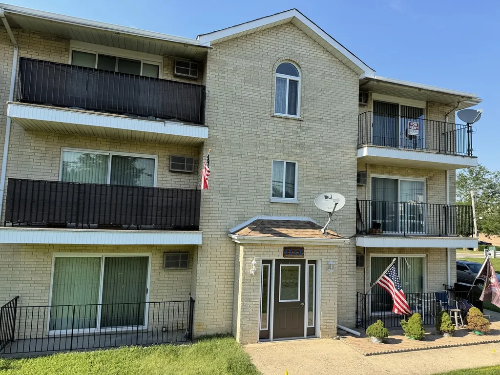 1326 East 159th St 1326 Street Lockport IL 60441