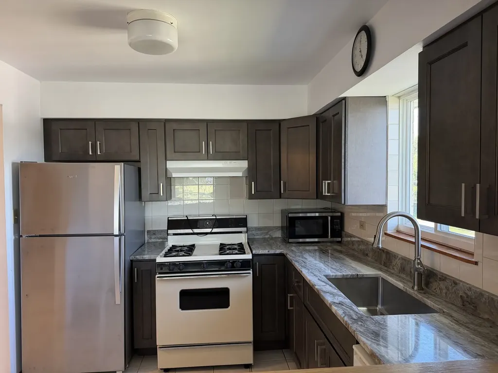 1326 East 159th St 1326 Street Lockport IL 60441