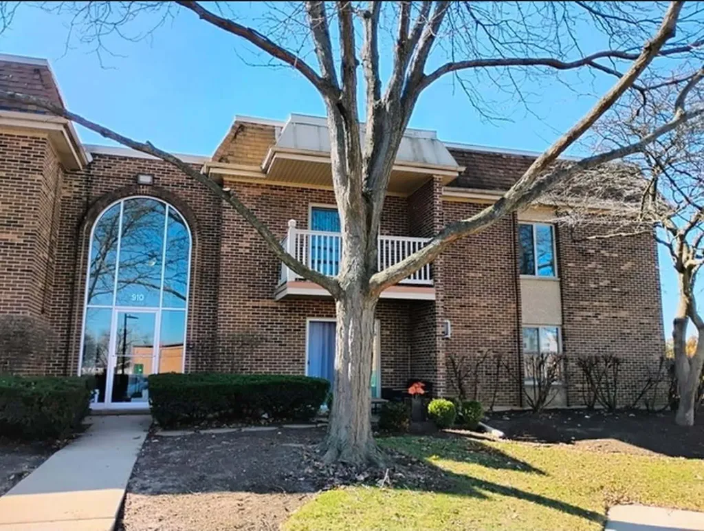 910 West Alleghany Drive Arlington Heights IL 60004