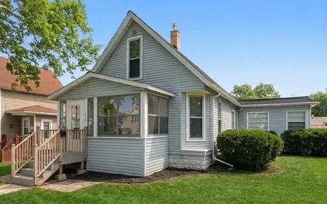 218 North Hadsall Street Genoa IL 60135