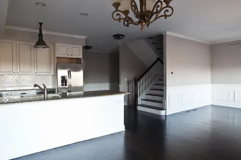 2213 Maple Hill Downers Grove IL 60515