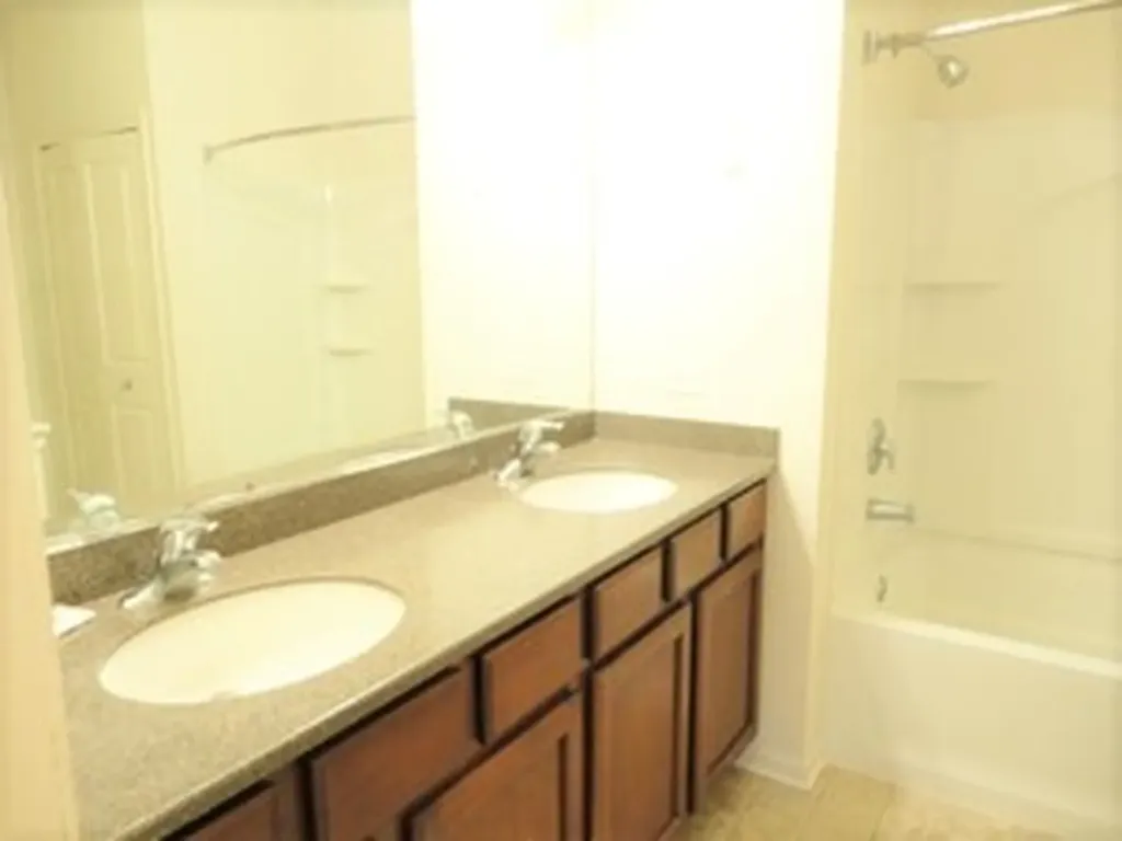 429 Grosvenor Lane Aurora IL 60504
