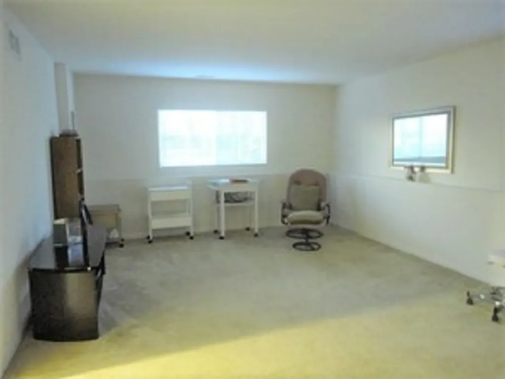 429 Grosvenor Lane Aurora IL 60504
