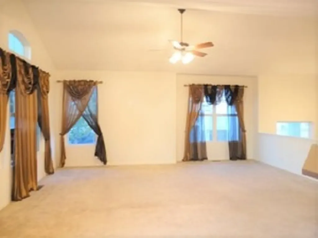 429 Grosvenor Lane Aurora IL 60504