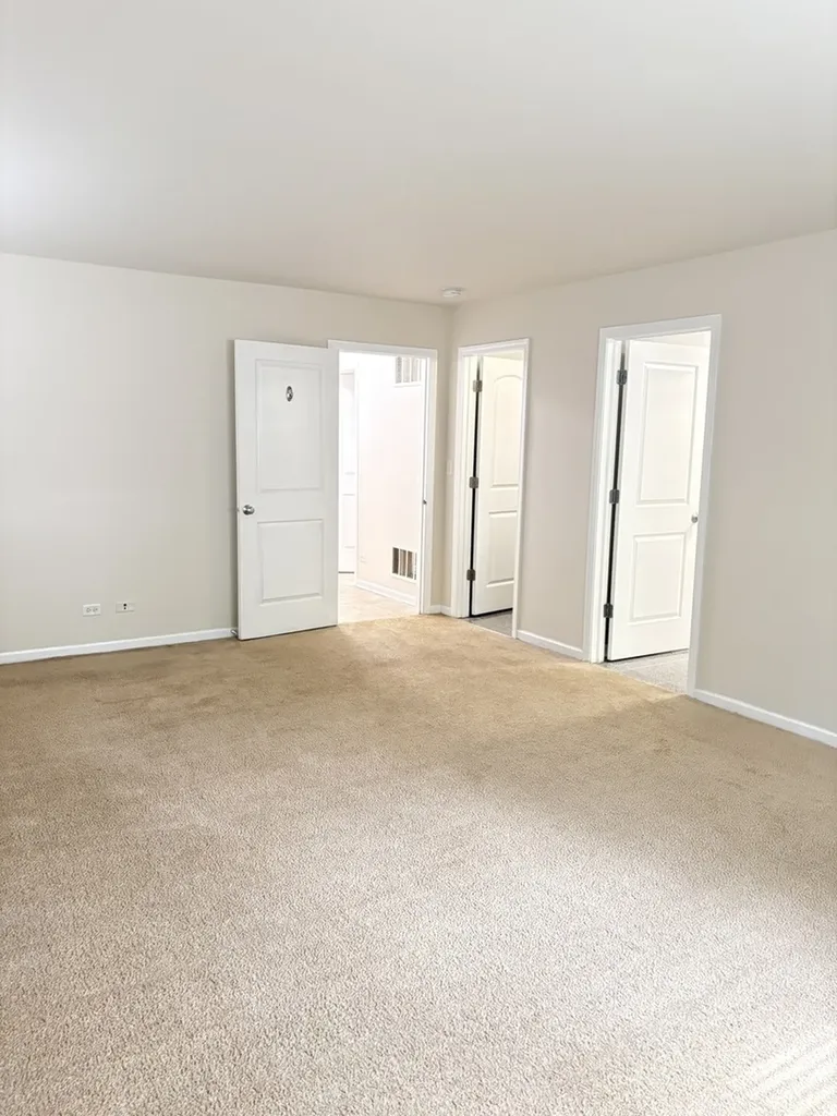 429 Grosvenor Lane Aurora IL 60504