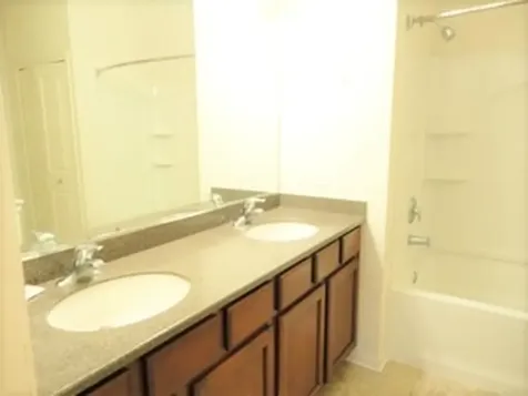 429 Grosvenor Lane Aurora IL 60504