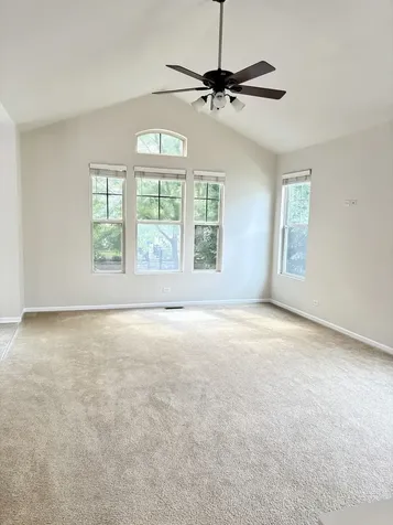 429 Grosvenor Lane Aurora IL 60504