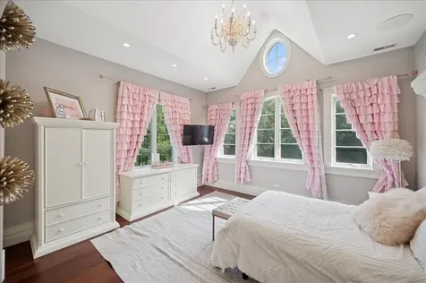24 Bridlewood Road Northbrook IL 60062