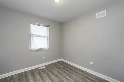929 Adams Street Waukegan IL 60085