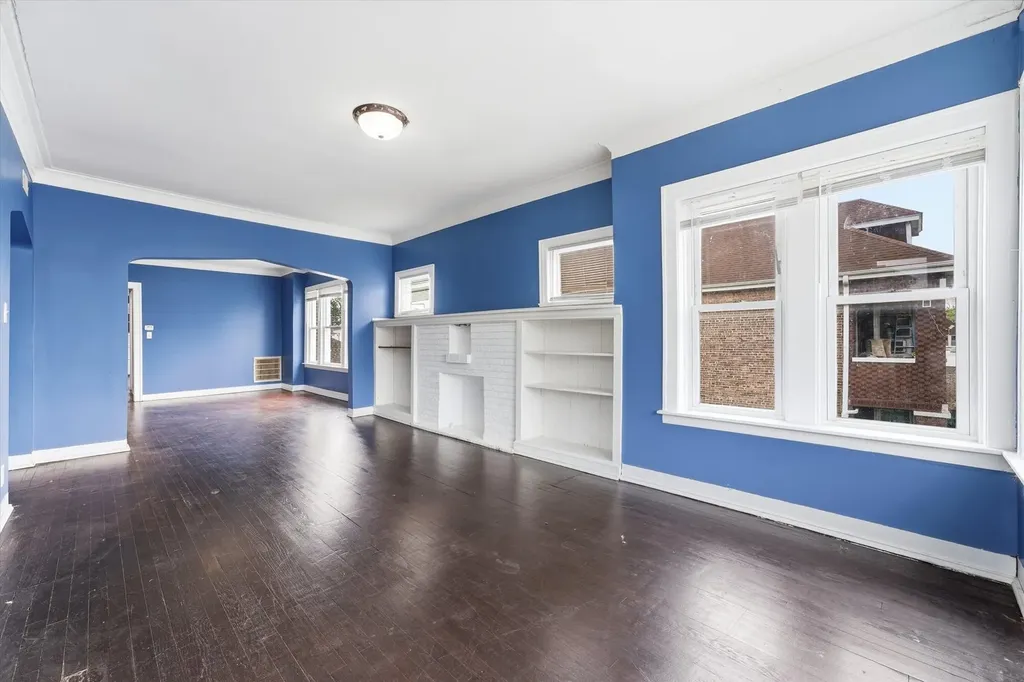 7037 South Washtenaw Avenue Chicago IL 60629