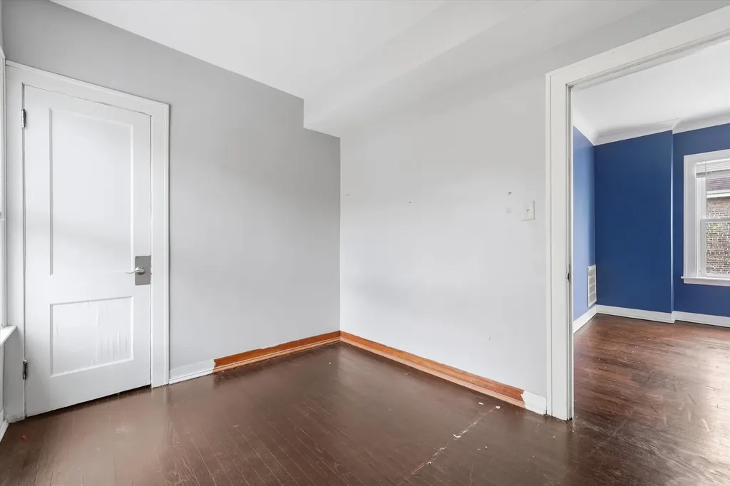 7037 South Washtenaw Avenue Chicago IL 60629