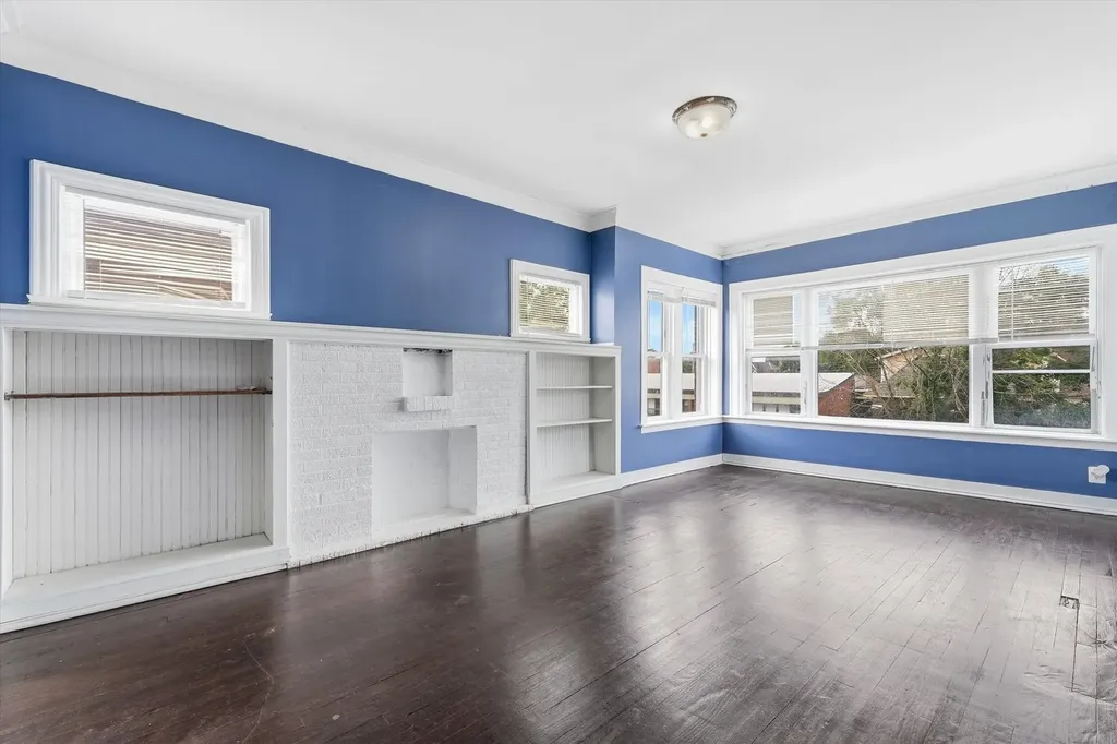 7037 South Washtenaw Avenue Chicago IL 60629