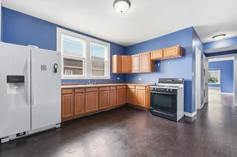 7037 South Washtenaw Avenue Chicago IL 60629